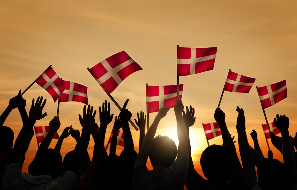 danes-celebrate-flags