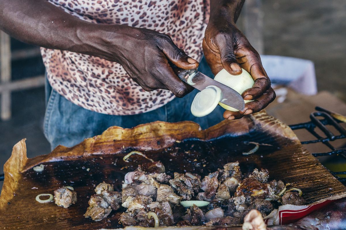 angolan womena cooking
