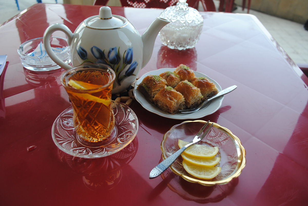 azeri tea baklava