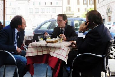 businessmen-lunch-rome