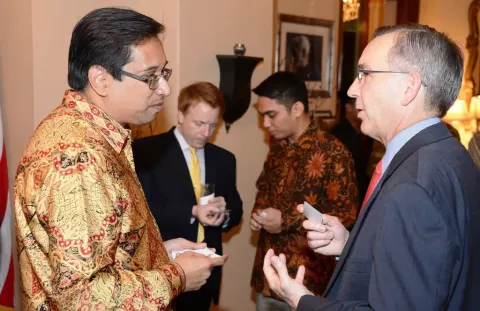 indonesian-businessman-networking-event