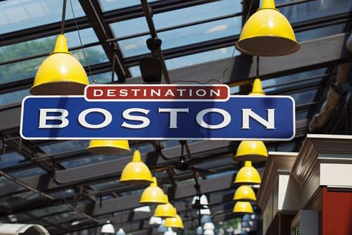boston-quincy-market-sign