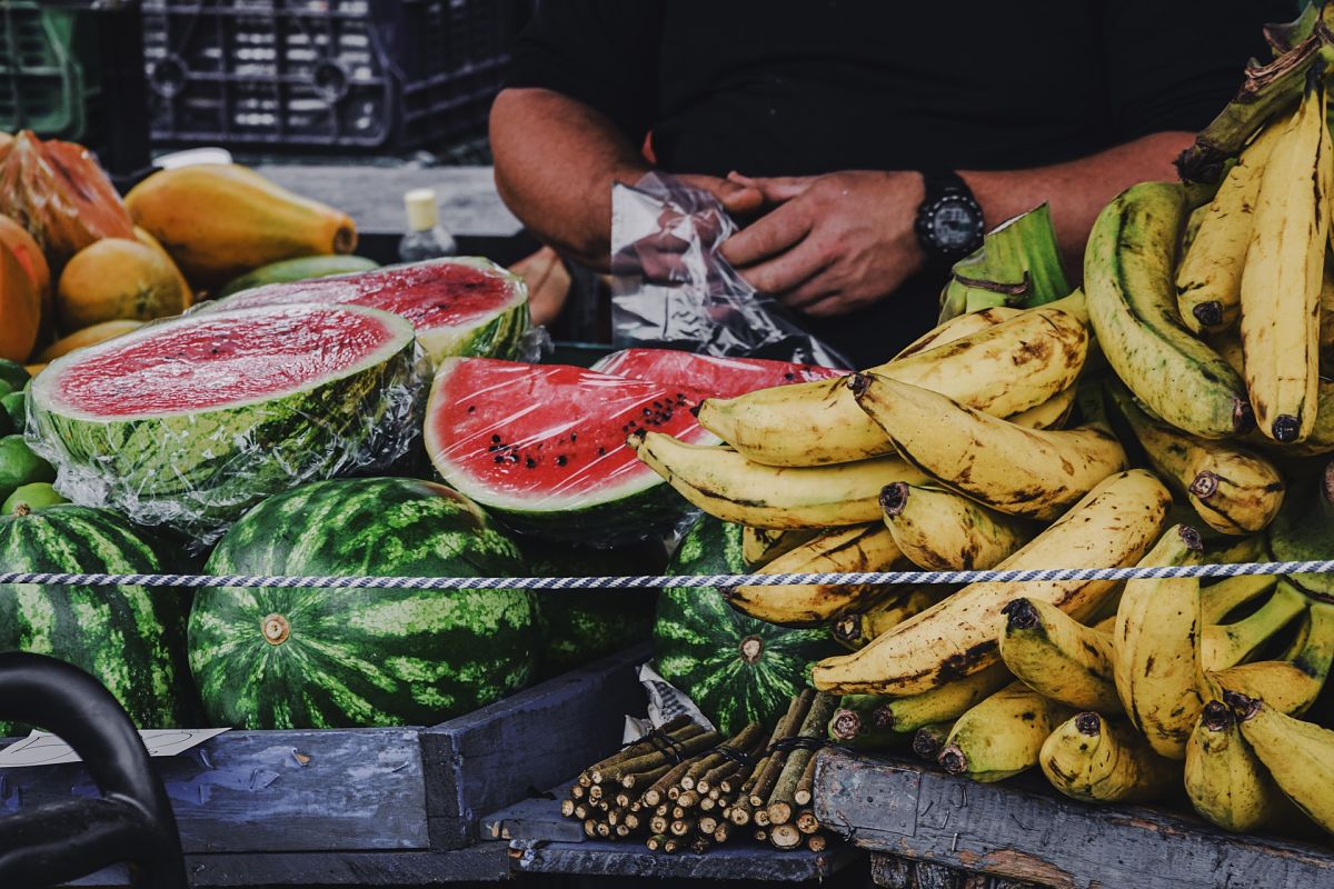 fresh fruit stall costarica