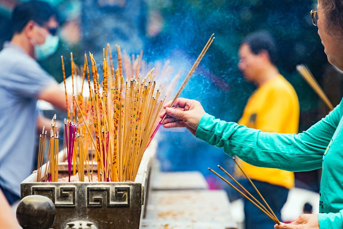 incense temple hongkong