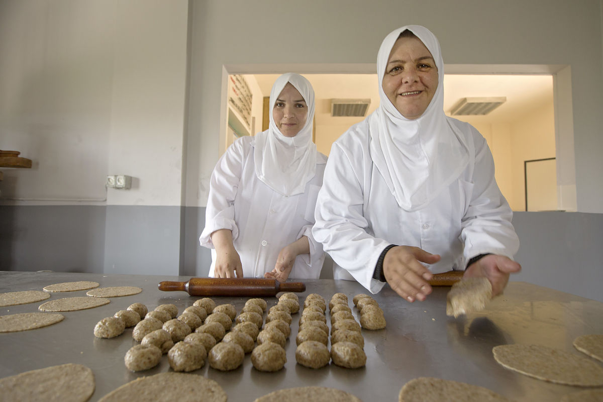 lebanese women baking bread