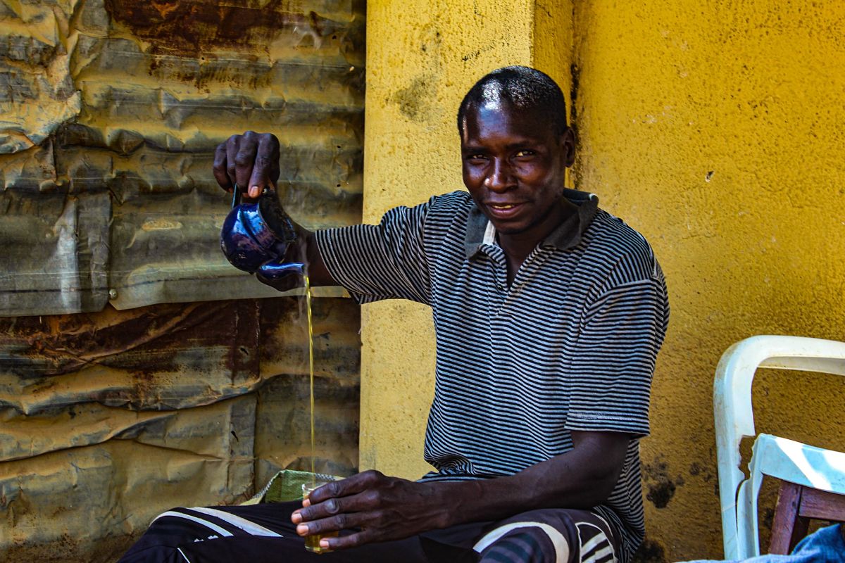 man makes tea abuja