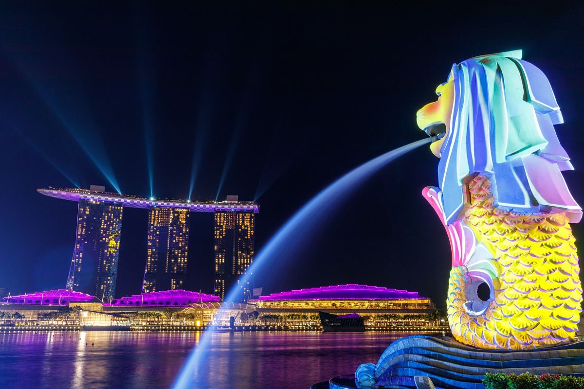 merlion at night