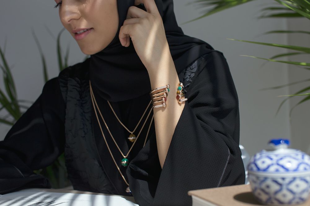 qatari lady phone