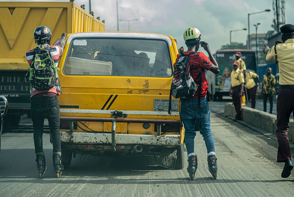 rollerskaters lagos trafic