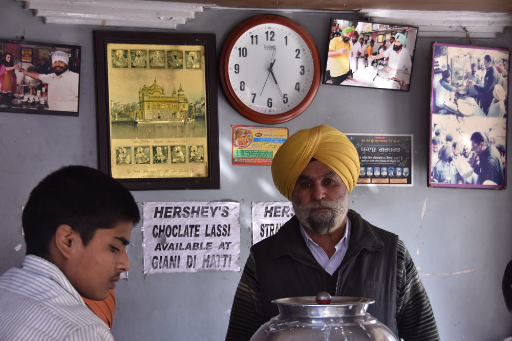 sikh man india shop