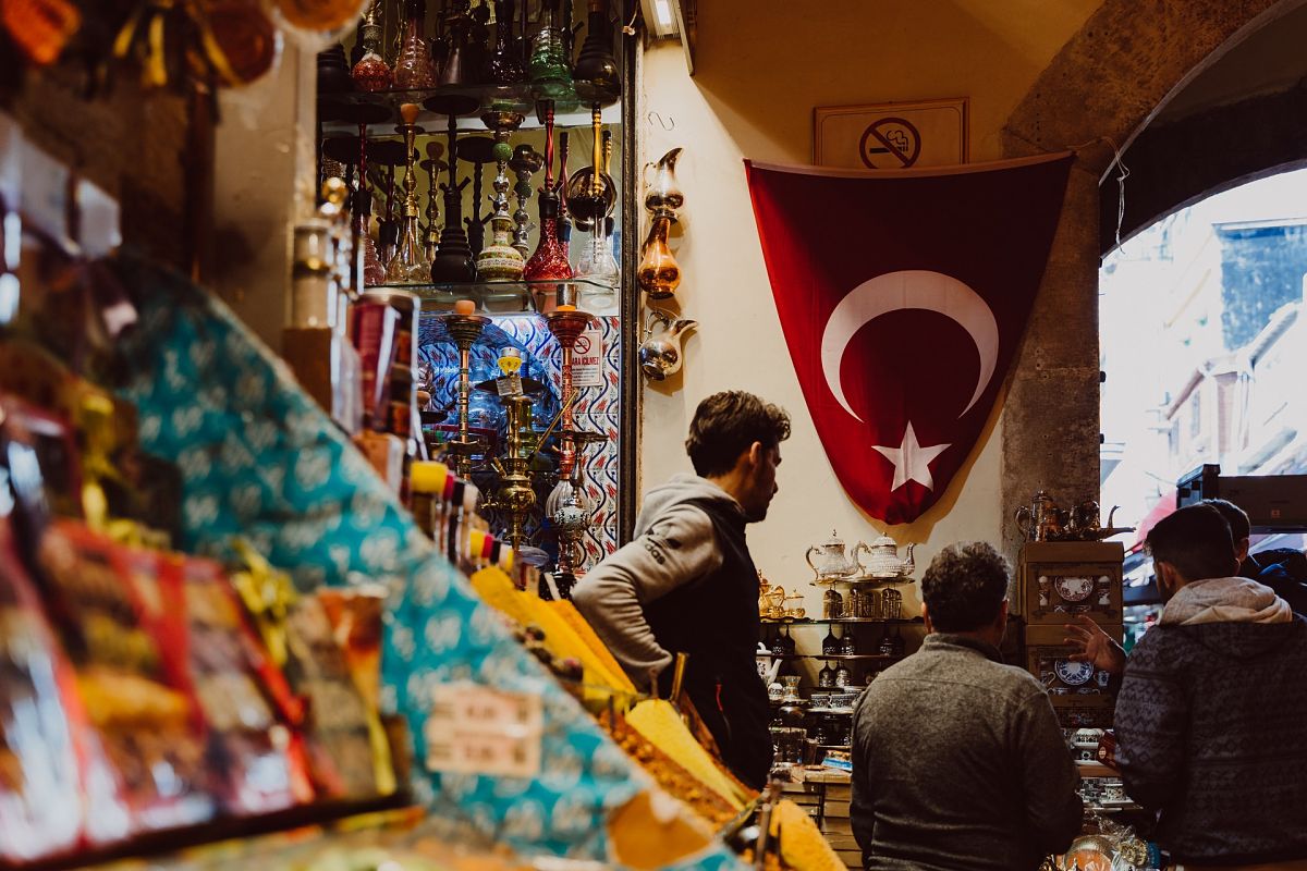 turks negotiating in a market